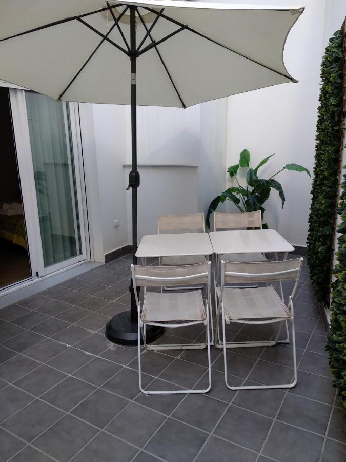 Caleta Homes - Apartamentos Pompidou Malaga Luaran gambar