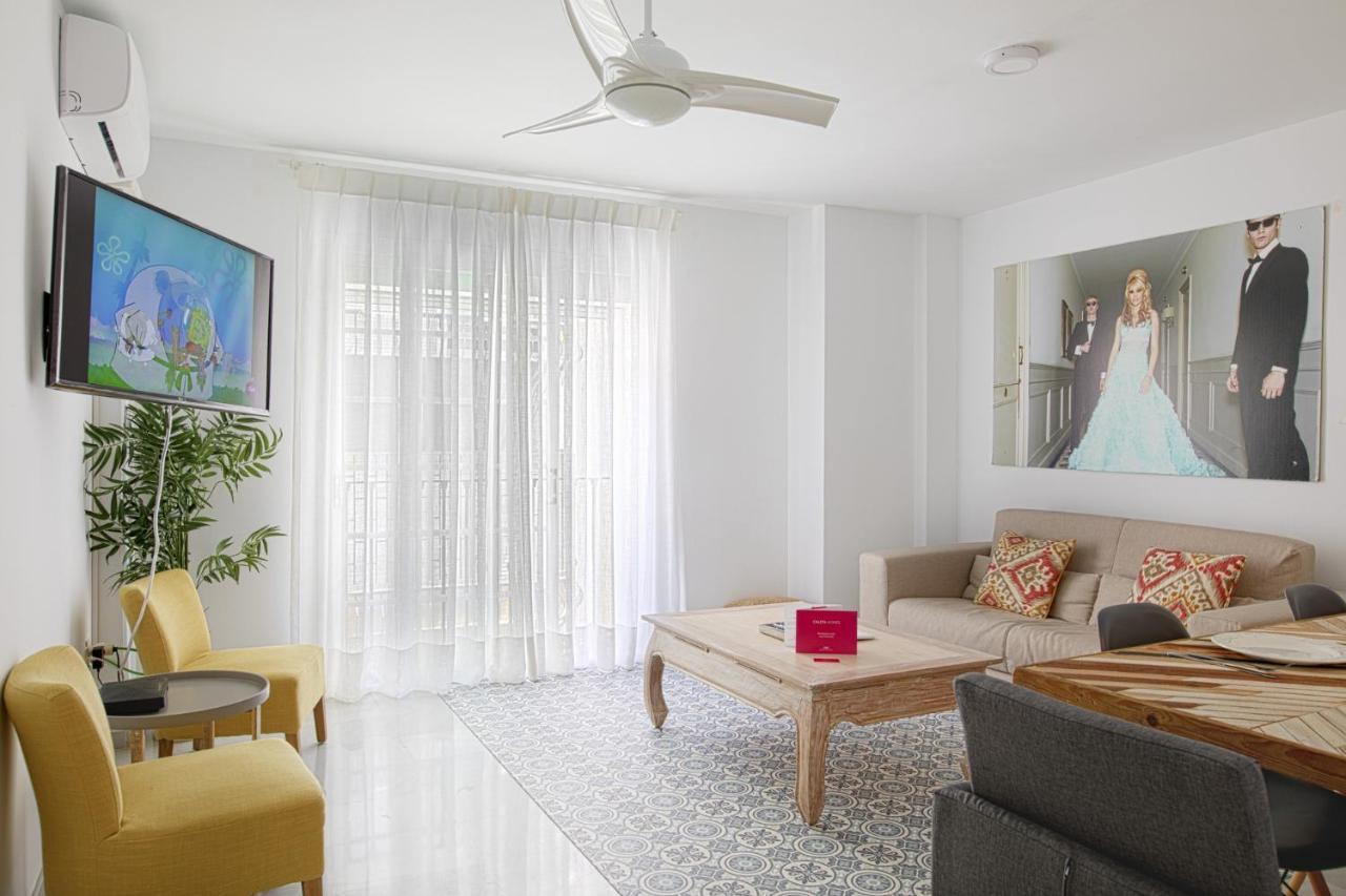 Caleta Homes - Apartamentos Pompidou Malaga Luaran gambar