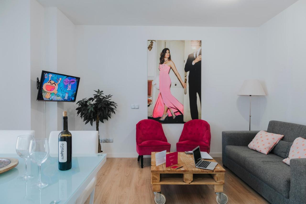 Caleta Homes - Apartamentos Pompidou Malaga Luaran gambar