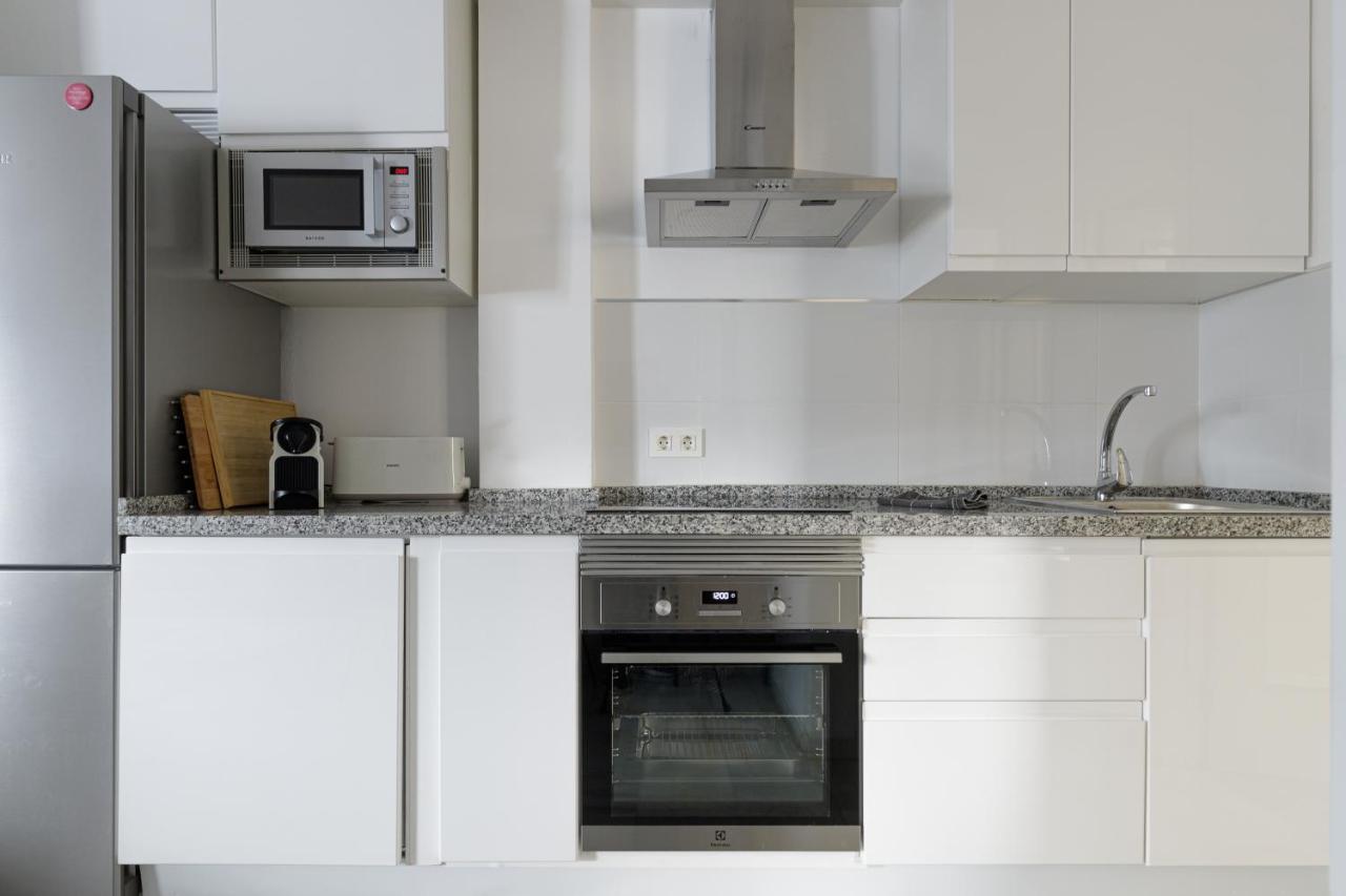 Caleta Homes - Apartamentos Pompidou Malaga Luaran gambar