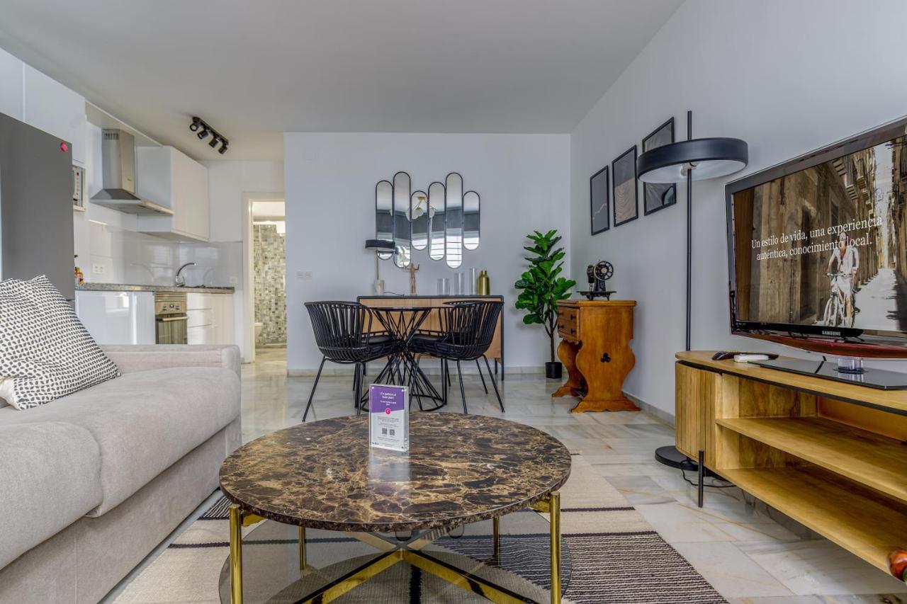 Caleta Homes - Apartamentos Pompidou Malaga Luaran gambar