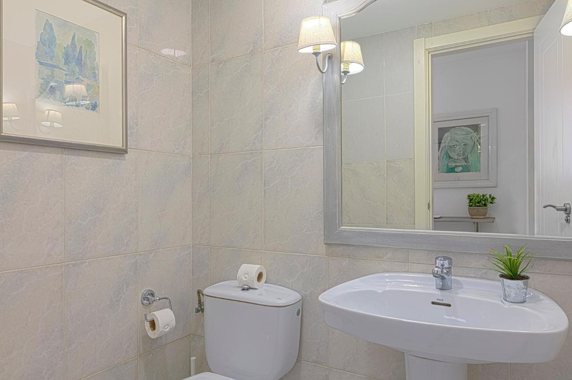 Caleta Homes - Apartamentos Pompidou Malaga Bilik gambar